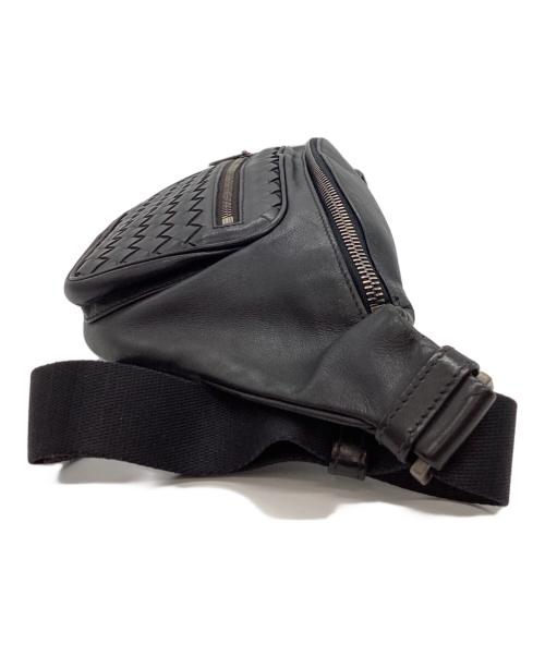 BOTTEGA VENETA（ボッテガベネタ）BOTTEGA VENETA (ボッテガベネタ) BOTTEGA VENETA　イントレチャート　ボディバッグ ブラックの古着・服飾アイテム