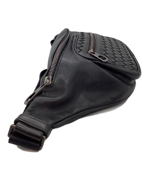 BOTTEGA VENETA（ボッテガベネタ）BOTTEGA VENETA (ボッテガベネタ) BOTTEGA VENETA　イントレチャート　ボディバッグ ブラックの古着・服飾アイテム