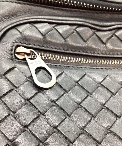 BOTTEGA VENETA（ボッテガベネタ）BOTTEGA VENETA (ボッテガベネタ) BOTTEGA VENETA　イントレチャート　ボディバッグ ブラックの古着・服飾アイテム
