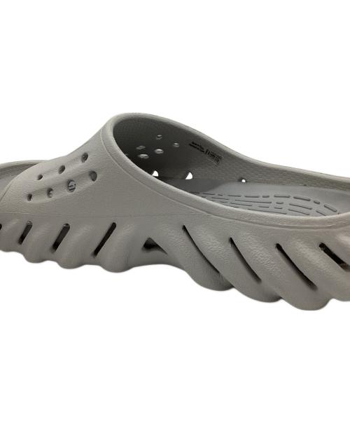 crocs（クロックス）crocs (クロックス) crocs　ECHO SLIDE　サンダル ライトグレー サイズ:W7の古着・服飾アイテム