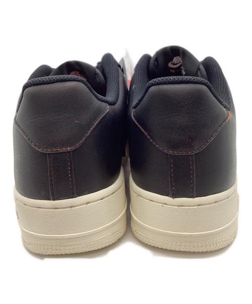 NIKE（ナイキ）NIKE (ナイキ) NIKE　Air Force 1 Low 07　ローカットスニーカー ブラック×オレンジ サイズ:27.5㎝の古着・服飾アイテム