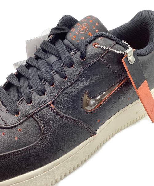 NIKE（ナイキ）NIKE (ナイキ) NIKE　Air Force 1 Low 07　ローカットスニーカー ブラック×オレンジ サイズ:27.5㎝の古着・服飾アイテム