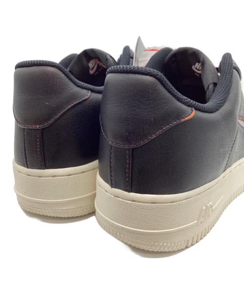 NIKE（ナイキ）NIKE (ナイキ) NIKE　Air Force 1 Low 07　ローカットスニーカー ブラック×オレンジ サイズ:27.5㎝の古着・服飾アイテム