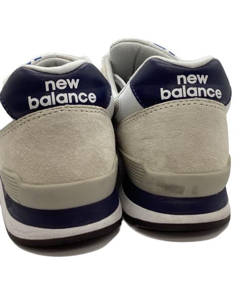 NEW BALANCE（ニューバランス）NEW BALANCE (ニューバランス) NEW BALANCE　スニーカー アイボリー×ライトグレー サイズ:27㎝の古着・服飾アイテム