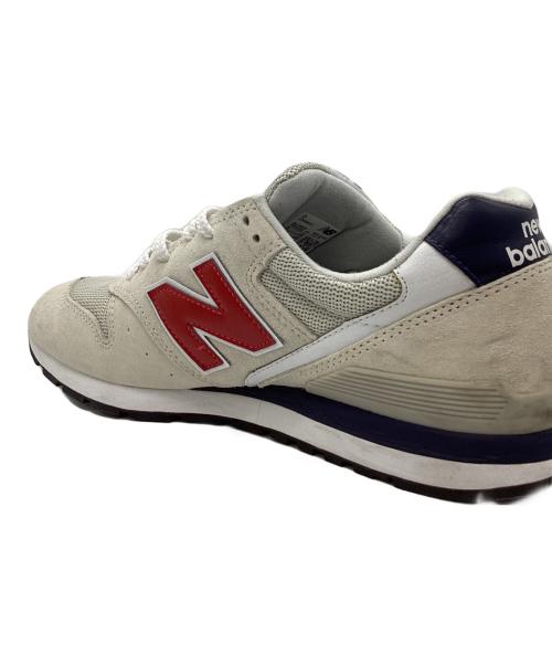 NEW BALANCE（ニューバランス）NEW BALANCE (ニューバランス) NEW BALANCE　スニーカー アイボリー×ライトグレー サイズ:27㎝の古着・服飾アイテム