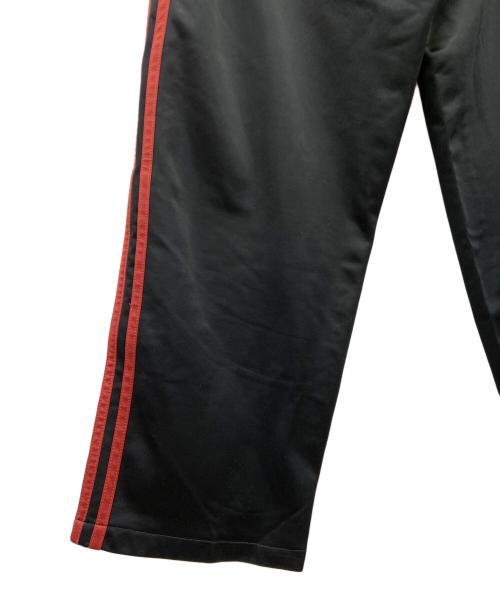 adidas（アディダス）adidas (アディダス) トラックパンツ ブラック×レッド サイズ:Lの古着・服飾アイテム