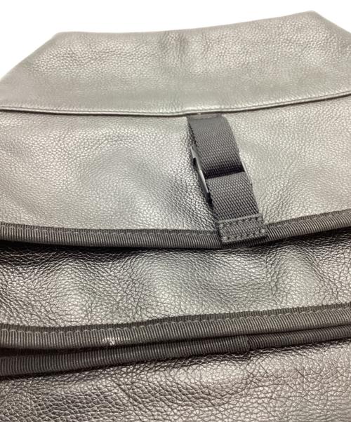 BALENCIAGA（バレンシアガ）BALENCIAGA (バレンシアガ) BALENCIAGA　EXPLORERメッセンジャー　メッセンジャーバッグ ブラックの古着・服飾アイテム