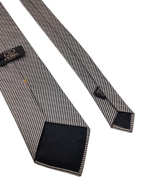FENDI（フェンディ）FENDI (フェンディ) ネクタイ ブラック×グレー サイズ:なしの古着・服飾アイテム
