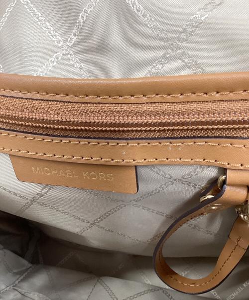 MICHAEL KORS（マイケルコース）MICHAEL KORS (マイケルコース) MICHAEL KORS　リュック アイボリー×ピンクの古着・服飾アイテム