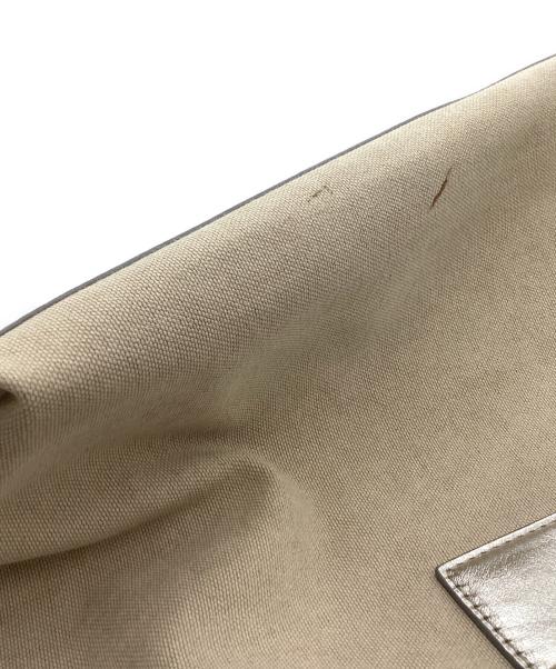 IACUCCI（イアクッチ）IACUCCI (イアクッチ) IACUCCI　トートバッグ ベージュ×シルバーの古着・服飾アイテム