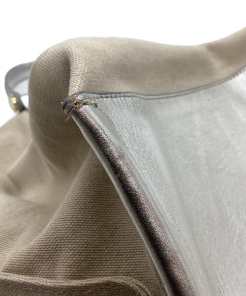 IACUCCI（イアクッチ）IACUCCI (イアクッチ) IACUCCI　トートバッグ ベージュ×シルバーの古着・服飾アイテム
