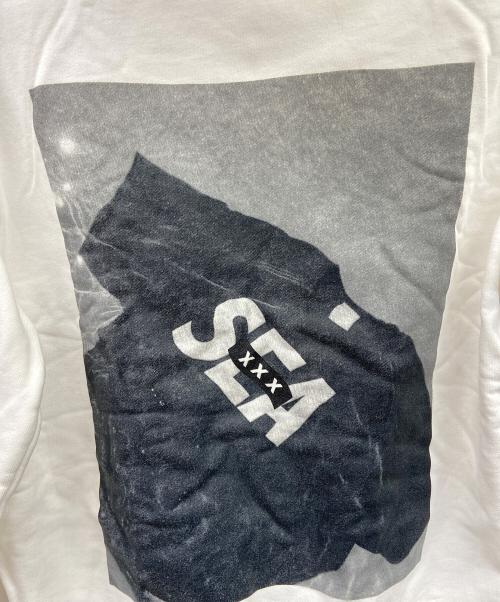 WIND AND SEA（ウィンダンシー）WIND AND SEA (ウィンダンシー) GOD SELECTION XXX (ゴッド セレクション トリプルエックス) WIND AND SEA×GOD SELECTION XXXプルオーバーパーカー ホワイト×ブラック サイズ:Mの古着・服飾アイテム