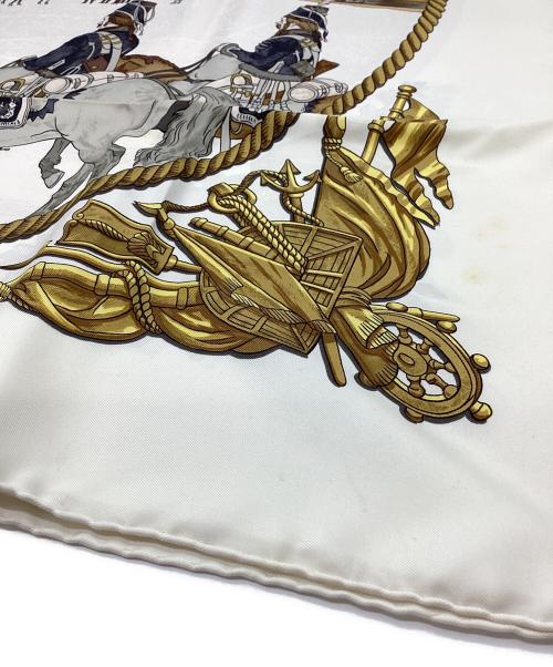 HERMES（エルメス）HERMES (エルメス) HERMES　カレ90　シルクスカーフ ホワイト×オレンジの古着・服飾アイテム
