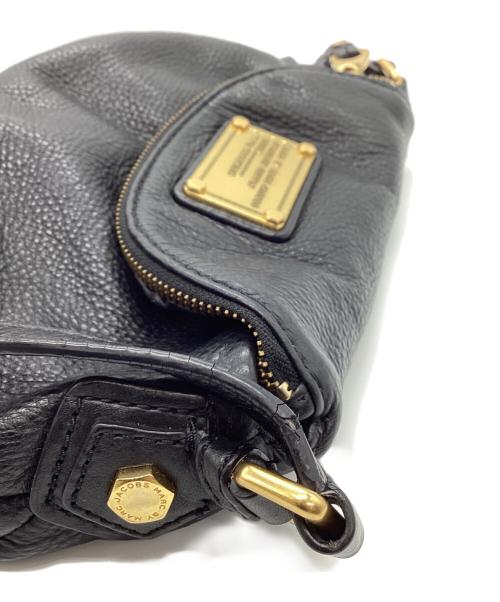 Marc by Marc Jacobs（マークバイマークジェイコブス）Marc by Marc Jacobs (マークバイマークジェイコブス) Marc by Marc Jacobs　ショルダーバッグ ブラック×ゴールドの古着・服飾アイテム