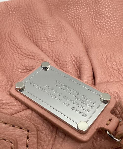 Marc by Marc Jacobs（マークバイマークジェイコブス）Marc by Marc Jacobs (マークバイマークジェイコブス) Marc by Marc Jacobs　ハンドバッグ ピンクの古着・服飾アイテム
