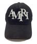 AMIRI (アミリ) ロゴベースボールキャップ ブラック×ホワイト：32000円