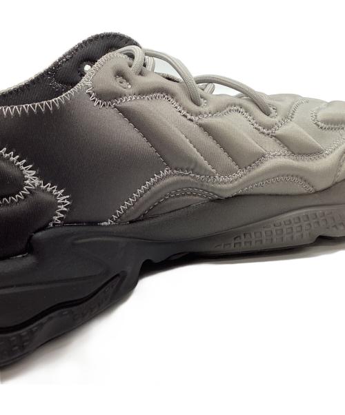 adidas（アディダス）adidas (アディダス) adidas　OZWEEGO TECH　ローカットスニーカー グレー×ブラック サイズ:27㎝の古着・服飾アイテム