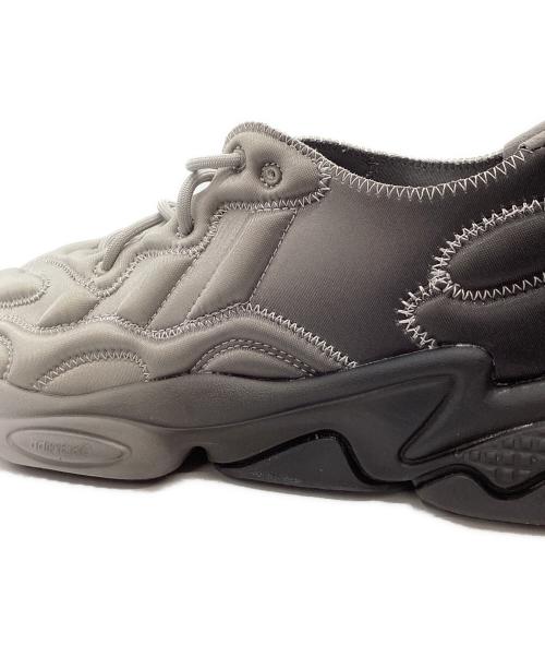 adidas（アディダス）adidas (アディダス) adidas　OZWEEGO TECH　ローカットスニーカー グレー×ブラック サイズ:27㎝の古着・服飾アイテム