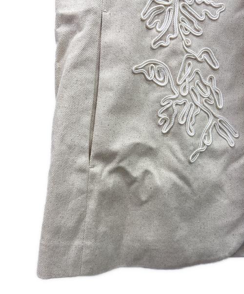 Adam et Rope（アダム エ ロペ）Adam et Rope (アダム エ ロペ) Adam et Rope　ジレ ベージュ×ホワイト サイズ:FREE 未使用品の古着・服飾アイテム