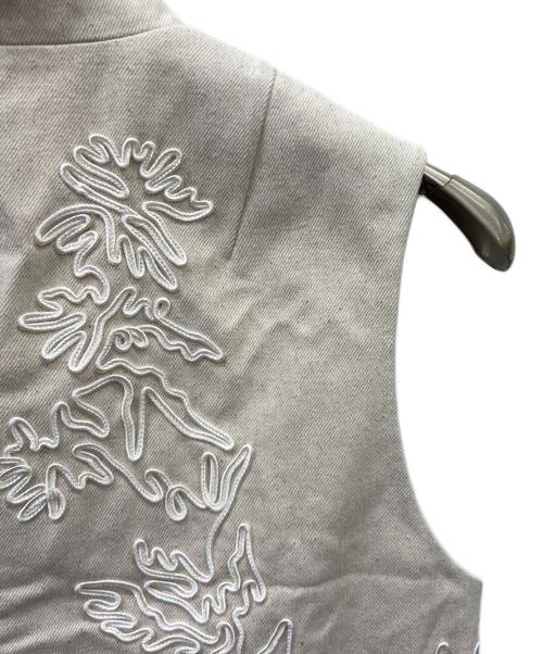 Adam et Rope（アダム エ ロペ）Adam et Rope (アダム エ ロペ) Adam et Rope　ジレ ベージュ×ホワイト サイズ:FREE 未使用品の古着・服飾アイテム