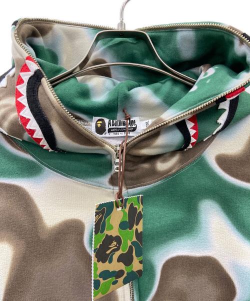 A BATHING APE（アベイシングエイプ）A BATHING APE (アベイシングエイプ) LIQUID CAMO SHARK RELAXED FIT FULL ZIP HOODIE グリーン×ブラウン サイズ:2XLの古着・服飾アイテム