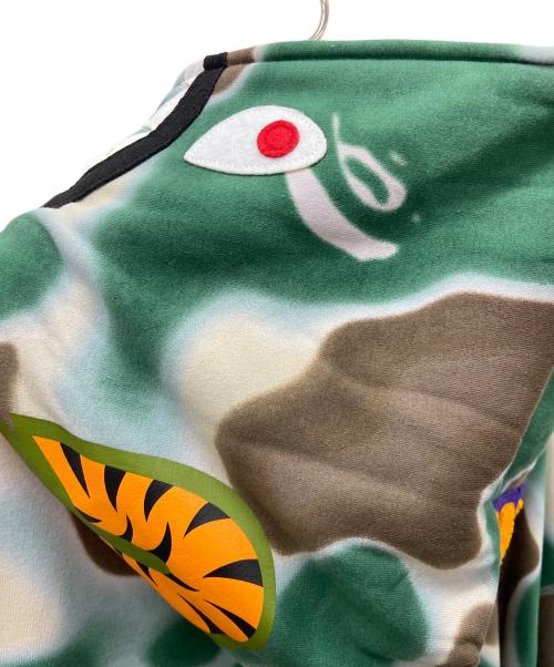 A BATHING APE（アベイシングエイプ）A BATHING APE (アベイシングエイプ) LIQUID CAMO SHARK RELAXED FIT FULL ZIP HOODIE グリーン×ブラウン サイズ:2XLの古着・服飾アイテム