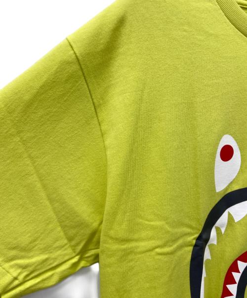 A BATHING APE（アベイシングエイプ）A BATHING APE (アベイシングエイプ) A BATHING APE半袖カットソー グリーン×ホワイト サイズ:XLの古着・服飾アイテム