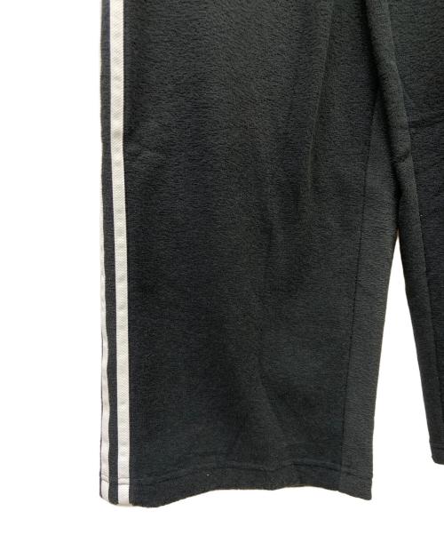 adidas（アディダス）adidas (アディダス) adidasトラックパンツ ブラック サイズ:M 未使用品の古着・服飾アイテム
