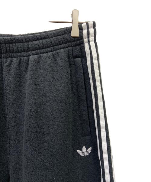 adidas（アディダス）adidas (アディダス) adidasトラックパンツ ブラック サイズ:M 未使用品の古着・服飾アイテム