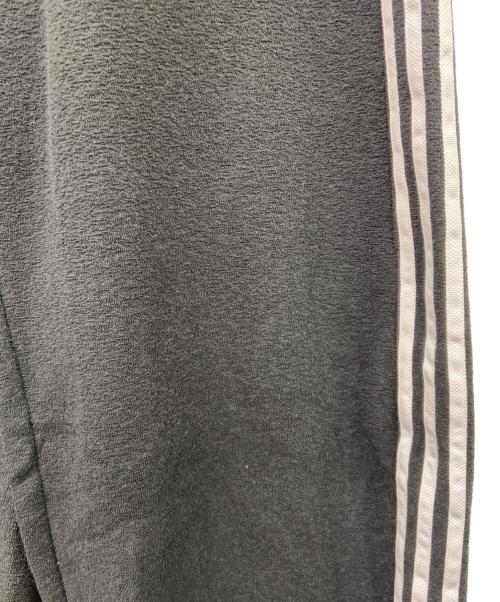 adidas（アディダス）adidas (アディダス) adidasトラックパンツ ブラック サイズ:M 未使用品の古着・服飾アイテム