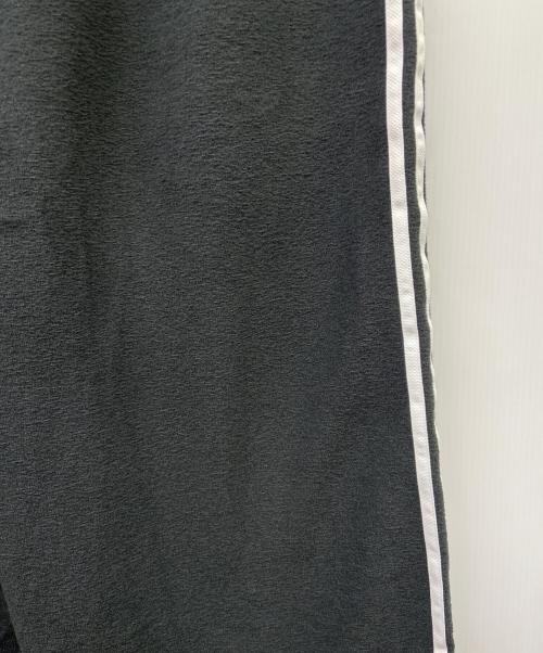 adidas（アディダス）adidas (アディダス) adidasトラックパンツ ブラック サイズ:M 未使用品の古着・服飾アイテム