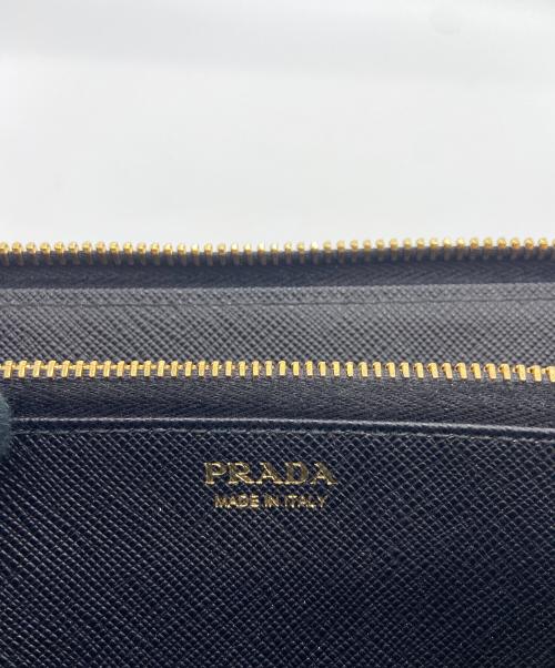 PRADA（プラダ）PRADA (プラダ) サフィアーノトライアングル ジップアラウンド ブラックの古着・服飾アイテム