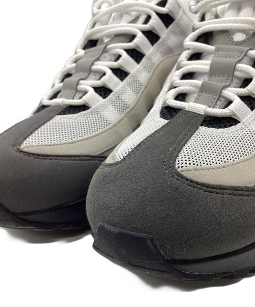 NIKE（ナイキ）NIKE (ナイキ) スニーカー グレー×ホワイト サイズ:28.5の古着・服飾アイテム