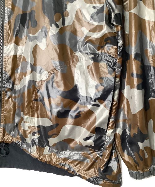 β（ベータ）β (ベータ) フェイクレイヤードカモフラフーデッドブルゾン カーキ サイズ:M 未使用品の古着・服飾アイテム