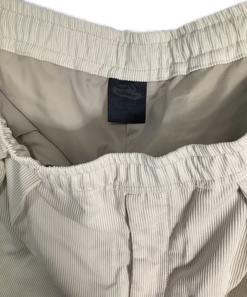 DAIWA PIER39（ダイワ ピア39）DAIWA PIER39 (ダイワ ピア39) コーデュロイワイドパンツ アイボリー サイズ:L 未使用品の古着・服飾アイテム