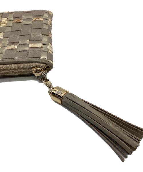 ATAO（アタオ）ATAO (アタオ) 長財布 アイボリー×ゴールドカラーの古着・服飾アイテム