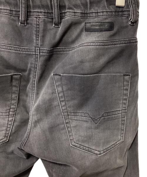 DIESEL（ディーゼル）DIESEL (ディーゼル) ジョグジーンズ グレー サイズ:26の古着・服飾アイテム