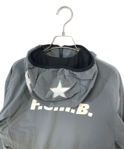 F.C.R.B.（エフシーレアルブリストル）F.C.R.B. (エフシーアールビー) LYCRA HOODED BLOUSON グレー サイズ:Sの古着・服飾アイテム