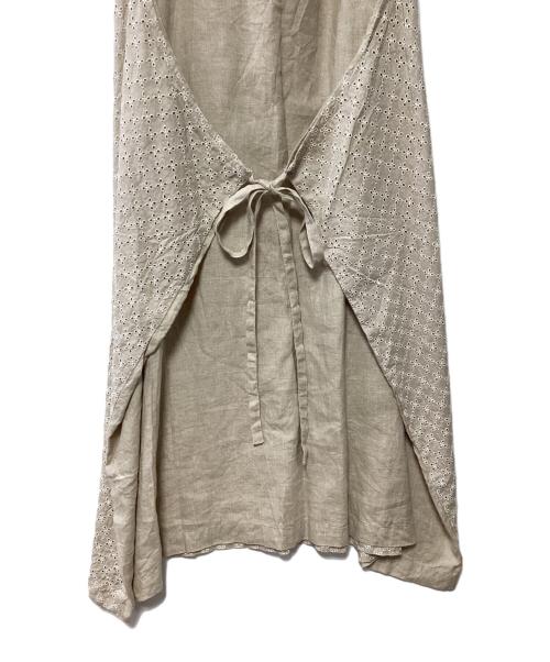 TSUHARU by samansa Mos2（ツハル バイ サマンサモスモス）TSUHARU by samansa Mos2 (ツハル バイ サマンサモスモス) bul bul (バルバル) エプロンワンピース ベージュ サイズ:Fの古着・服飾アイテム