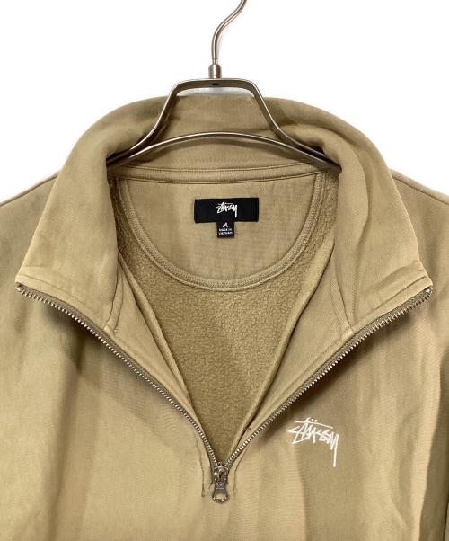 stussy（ステューシー）stussy (ステューシー) OVERDYED STOCK LOGO MOCK HALF ZIP カーキ サイズ:SIZE Mの古着・服飾アイテム
