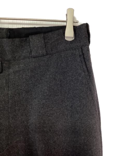 COMOLI（コモリ）COMOLI (コモリ) ウールフラノパンツ グレー サイズ:3の古着・服飾アイテム