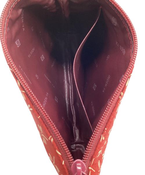 印傳屋（インデンヤ）印傳屋 (インデンヤ) ハンドポーチ レッド 未使用品の古着・服飾アイテム