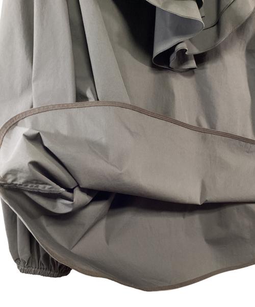 YORI（ヨリ）YORI (ヨリ) ダブルフリルカラーブラウス グレー サイズ:38の古着・服飾アイテム