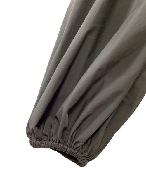 YORI（ヨリ）YORI (ヨリ) ダブルフリルカラーブラウス グレー サイズ:38の古着・服飾アイテム