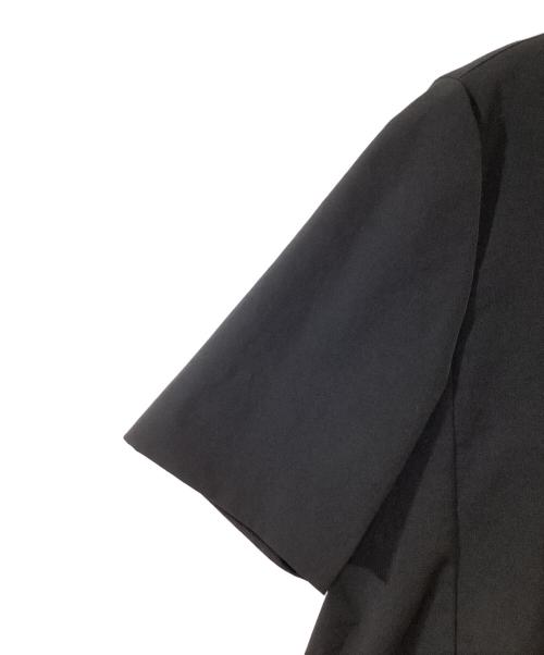 YORI（ヨリ）YORI (ヨリ) ヘムフリルブラウス ブラック サイズ:38の古着・服飾アイテム