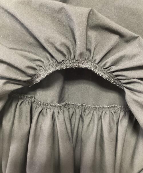 YORI（ヨリ）YORI (ヨリ) ヘムフリルブラウス ブラック サイズ:38の古着・服飾アイテム