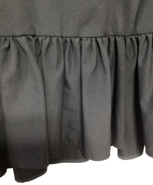 YORI（ヨリ）YORI (ヨリ) ヘムフリルブラウス ブラック サイズ:38の古着・服飾アイテム