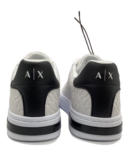 ARMANI EXCHANGE（アルマーニ エクスチェンジ）ARMANI EXCHANGE (アルマーニ エクスチェンジ) ローカットスニーカー ホワイト×ブラック サイズ:UK8 未使用品の古着・服飾アイテム
