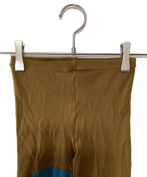 ISSEY MIYAKE me（イッセイ ミヤケ ミー）ISSEY MIYAKE me (イッセイ ミヤケ ミー) レギンスパンツ カーキ サイズ:不明の古着・服飾アイテム