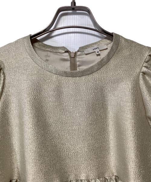 YORI（ヨリ）YORI (ヨリ) シャイニーパフブラウス ベージュ サイズ:SIZE 38の古着・服飾アイテム
